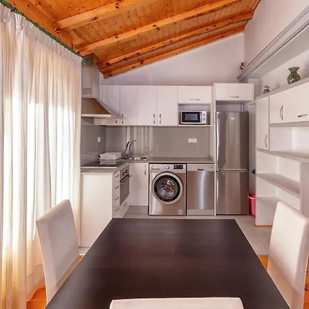 3 Reyes 아파트 발데로브레스